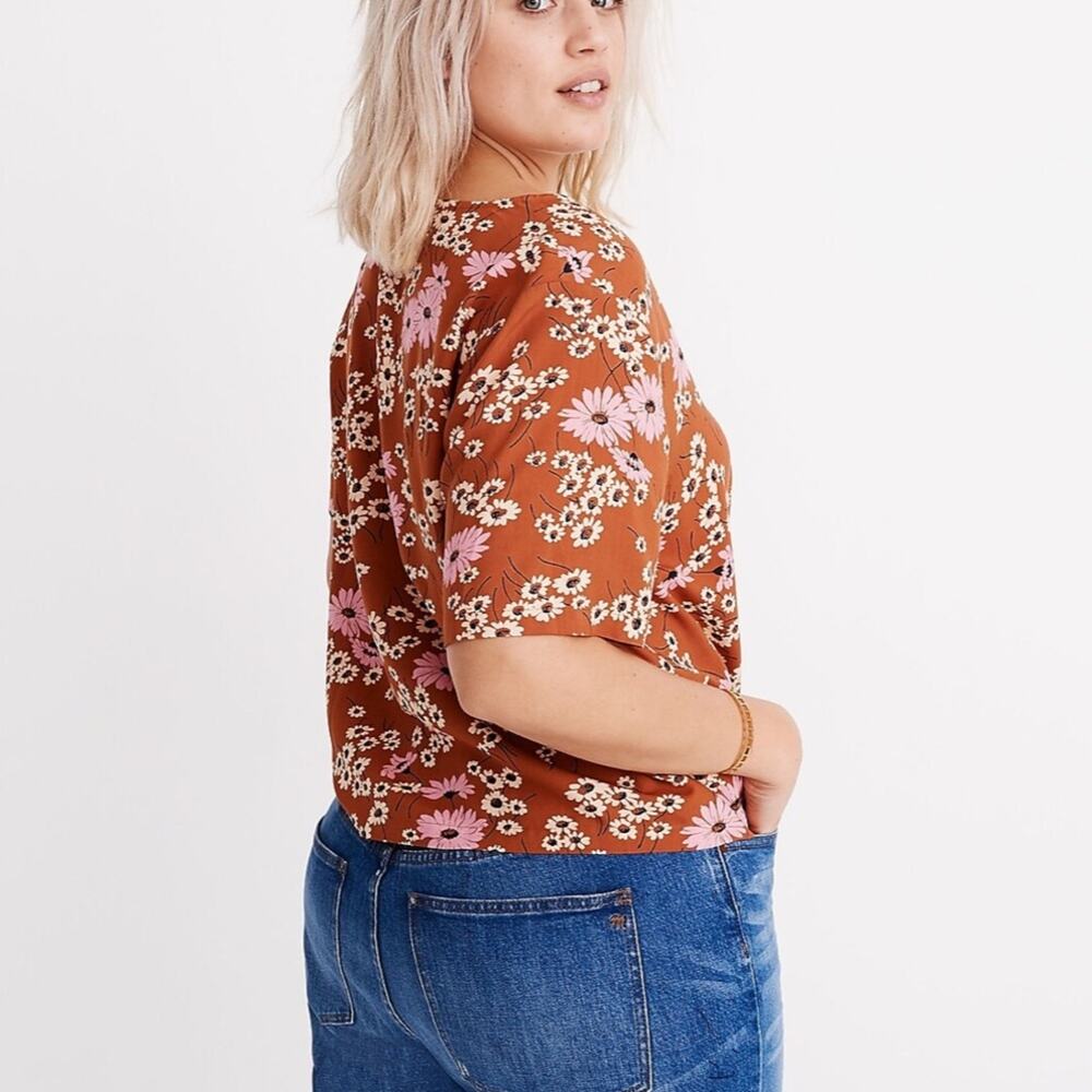Madewell Novel Tie-Front Top in Hillside Daisies Size M - Picture 2 of 6